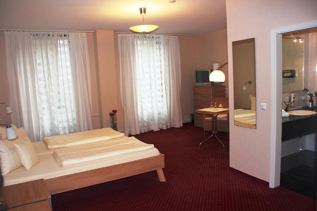 Hotel Roemischer Kaiser Bernkastel-Kues Quarto foto
